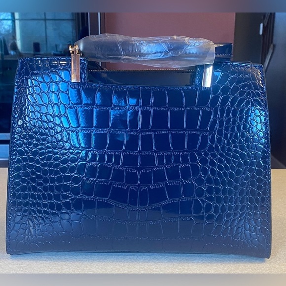 Navy Blue Crocodile Pattern Faux Leather Shoulder Bag w/Golden Hardware. NWOT - Picture 5 of 12